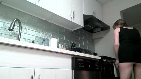 Lola online show from November 2025 10:31:01 PM