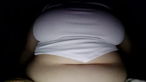 Snapshot of xxxmooui chatting on April 2026 03:44:02 AM Elle online show from April 2026 03:44:02 AM