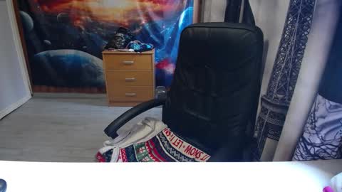 Lana online show from October 2025 10:04:01 AM