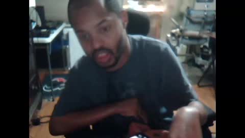 Snapshot of xxxonwheelz chatting on October 2025 04:37:01 AM xxxonwheelz online show from October 2025 04:37:01 AM