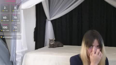 Snapshot of xxxvandersexxx chatting on May 2026 09:03:02 AM July and Fer online show from May 2026 09:03:02 AM