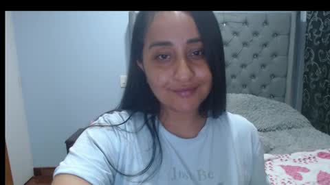 Lunhaa   online show from February 2025 03:36:01 AM