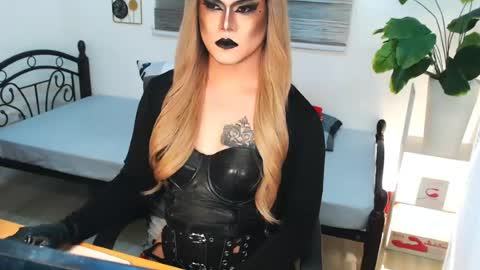 Snapshot of xyournightmarequeenx chatting on June 2026 01:21:01 AM QueenMarina online show from June 2026 01:21:01 AM