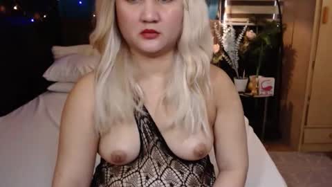 Angela online show from October 2025 12:58:01 AM