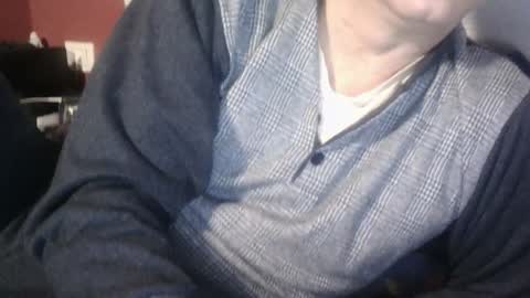 Snapshot of yahe2010 chatting on January 2025 03:34:01 AM grillino online show from January 2025 03:34:01 AM