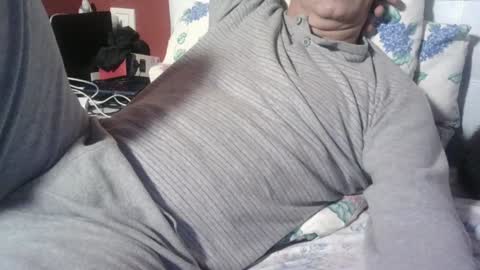 Snapshot of yahe2010 chatting on January 2025 12:33:01 AM grillino online show from January 2025 12:33:01 AM