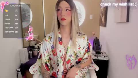 Snapshot of yakitai chatting on April 2026 06:05:02 AM Yaki online show from April 2026 06:05:02 AM