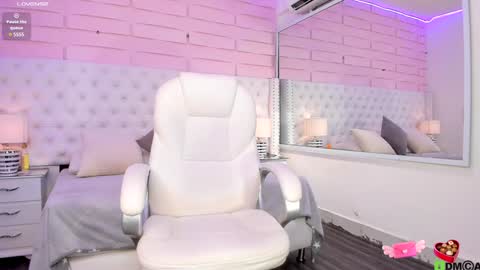 Yakeline online show from January 2025 08:33:01 PM