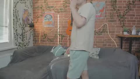 Snapshot of yami_yami_yami chatting on October 2025 12:33:01 PM Mia and Andry online show from October 2025 12:33:01 PM