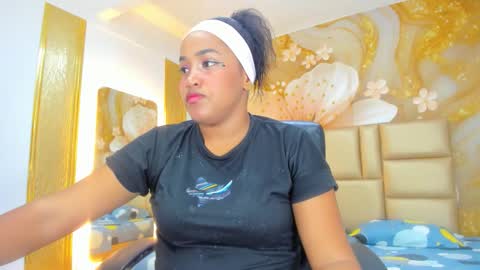 Snapshot of yamirawalker chatting on February 2026 07:32:02 PM Naomi online show from February 2026 07:32:02 PM