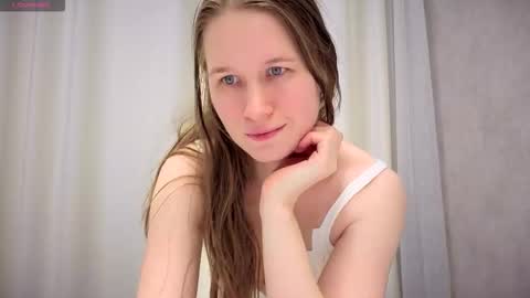 Yana  online show from November 2025 12:39:02 PM