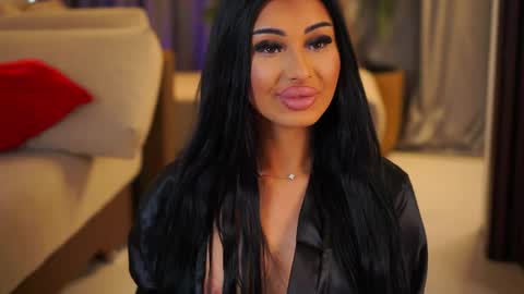 Yana online show from April 2026 09:20:01 AM