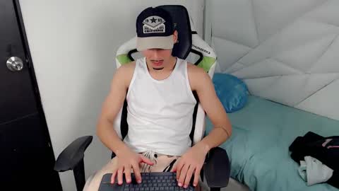 Snapshot of yankees_ chatting on November 2025 04:51:01 AM DANILO P online show from November 2025 04:51:01 AM