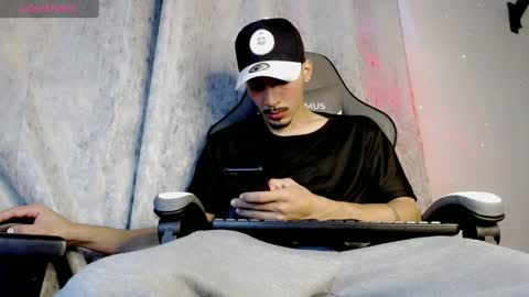 Snapshot of yankees_xxx chatting on May 2026 01:49:02 PM yankees online show from May 2026 01:49:02 PM