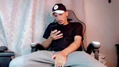 Snapshot of yankees_xxx chatting on June 2026 12:22:02 PM yankees online show from June 2026 12:22:02 PM