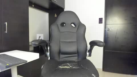 yanpaul83 online show from September 2025 07:48:01 PM