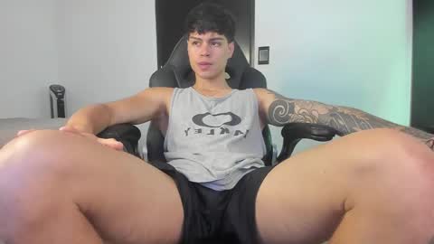 yanpaul83 online show from October 2025 03:24:01 PM