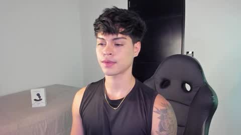 yanpaul83 online show from October 2025 02:48:02 AM