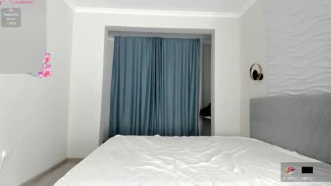 Yana online show from December 2025 08:47:02 PM