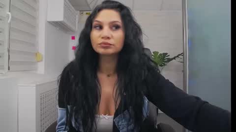 Yara online show from November 2025 04:34:02 AM