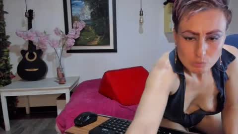 Yasemin online show from January 2025 01:54:01 AM