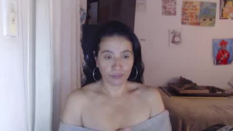 yasmin_love85 online show from November 2025 03:01:01 PM