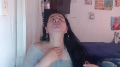 Snapshot of yasmin_love85 chatting on May 2026 01:51:01 PM yasmin_love85 online show from May 2026 01:51:01 PM