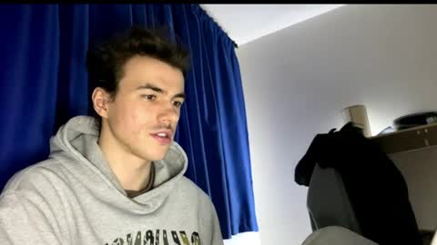 yayay333 online show from April 2026 07:22:02 PM