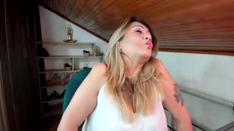 Snapshot of yayita_mature chatting on May 2026 03:19:02 PM yayita online show from May 2026 03:19:02 PM