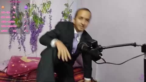 Snapshot of yazfore chatting on September 2025 02:21:01 PM Hazzan online show from September 2025 02:21:01 PM