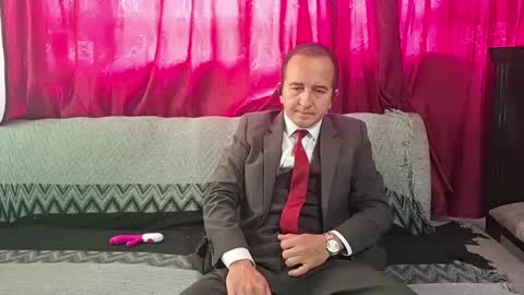 Snapshot of yazfore chatting on October 2025 03:52:01 PM Hazzan online show from October 2025 03:52:01 PM