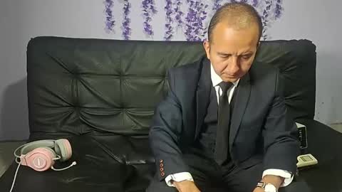 Snapshot of yazfore chatting on November 2025 03:12:02 PM Hazzan online show from November 2025 03:12:02 PM