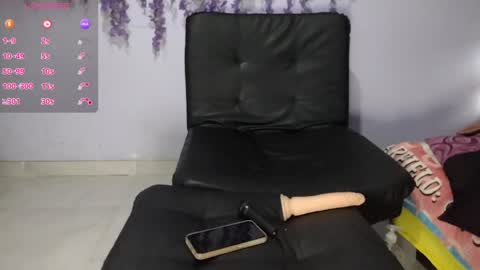 Snapshot of yazfore chatting on June 2026 01:13:01 PM Hazzan online show from June 2026 01:13:01 PM
