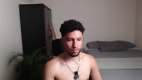 Snapshot of yeff_stone chatting on February 2026 10:30:01 PM yeff online show from February 2026 10:30:01 PM