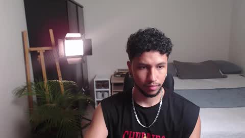 Snapshot of yeff_stone chatting on February 2026 11:32:01 PM yeff online show from February 2026 11:32:01 PM