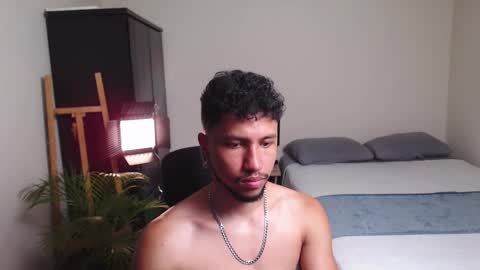 Snapshot of yeff_stone chatting on February 2026 12:06:01 AM yeff online show from February 2026 12:06:01 AM