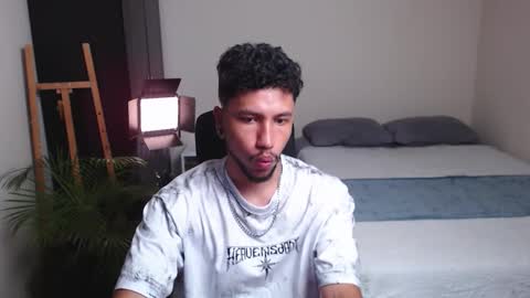 Snapshot of yeff_stone chatting on February 2026 12:29:01 AM yeff online show from February 2026 12:29:01 AM