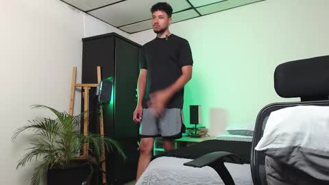 Snapshot of yeff_stone chatting on February 2026 11:48:01 PM yeff online show from February 2026 11:48:01 PM