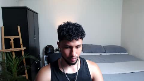 Snapshot of yeff_stone chatting on April 2026 12:13:02 AM yeff online show from April 2026 12:13:02 AM