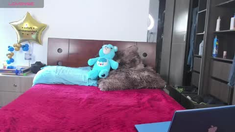  TRIO HOT  online show from December 2024 09:12:02 PM