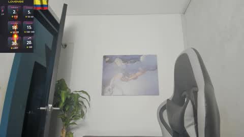 YEIKO ROMERO online show from November 2025 05:24:01 PM