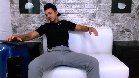 Snapshot of yeisonbrown chatting on November 2025 10:39:02 AM Yeison online show from November 2025 10:39:02 AM