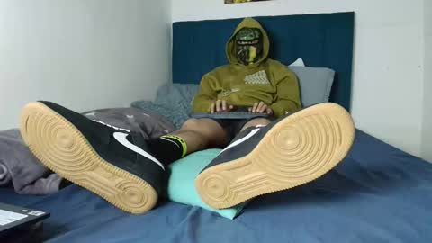 yeisongomezz online show from December 2025 04:14:02 PM