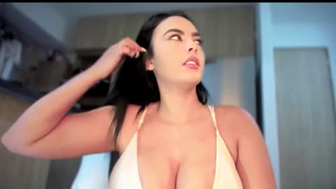 yenifer016 online show from October 2025 12:32:02 AM