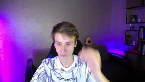 Snapshot of yes_cute_boy_ chatting on October 2025 11:27:01 PM Eden online show from October 2025 11:27:01 PM