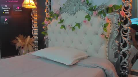 Snapshot of yess__daddy chatting on February 2025 02:17:02 AM yess__daddy online show from February 2025 02:17:02 AM