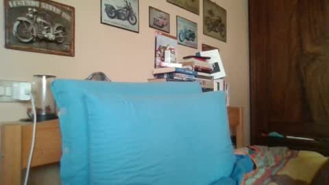 yeti_92 online show from September 2025 04:51:02 PM