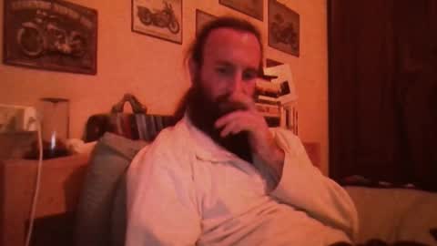 yeti_92 online show from November 2025 05:36:02 PM