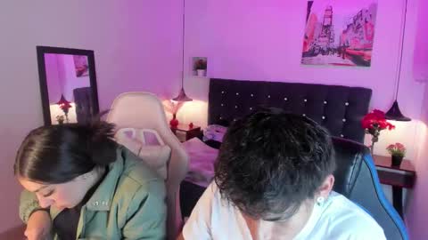 Snapshot of yiing_and_yang chatting on October 2025 07:23:02 PM Yiing and yang online show from October 2025 07:23:02 PM