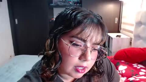 hii i am yini online show from March 2026 11:21:01 PM